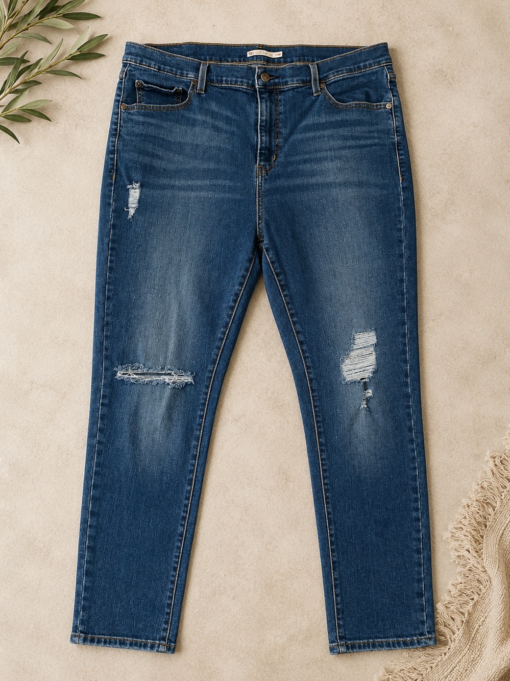 Levi’s 721 High Rise Skinny Jeans Distressed Medium Wash Women’s 20W